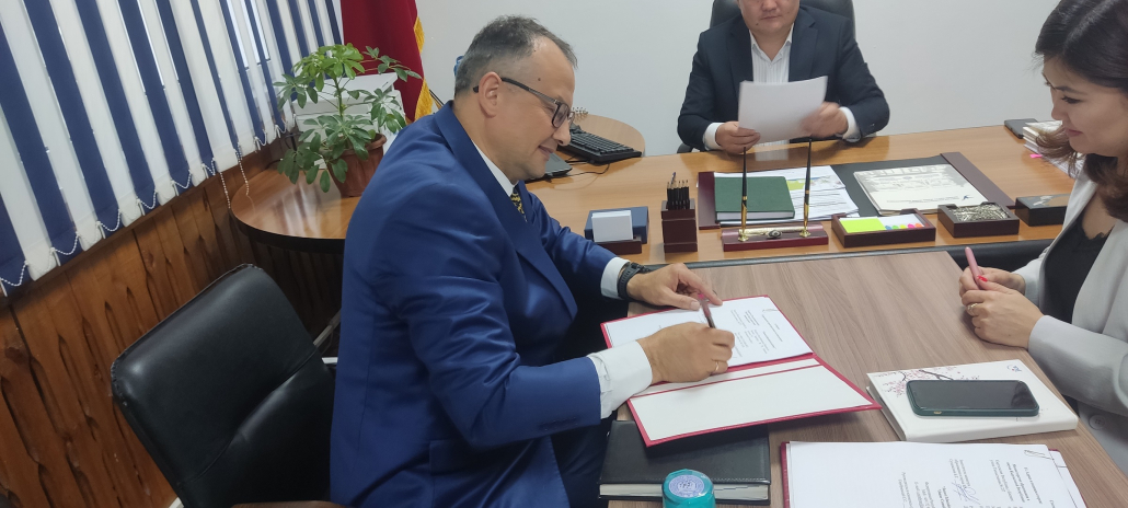 Memorandum of Understanding zwischen Bildungsministerium der Republik Kirgisistan und Janser HR Academy
